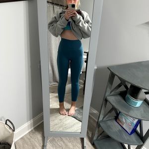 LULULEMON LEGGINS SIZE 6
